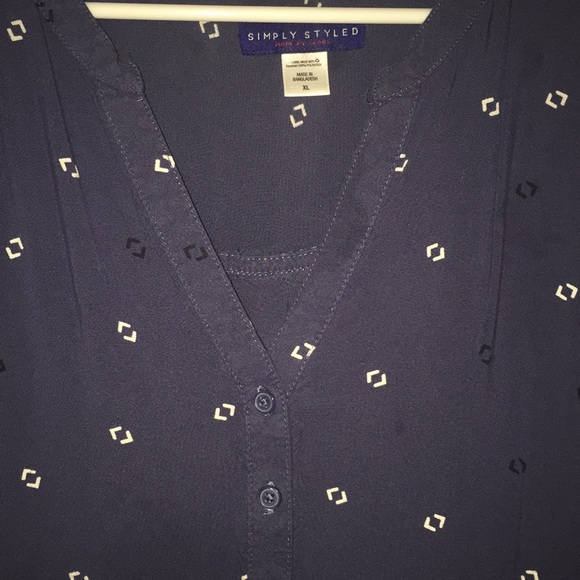 Blouse - Picture 2 of 3